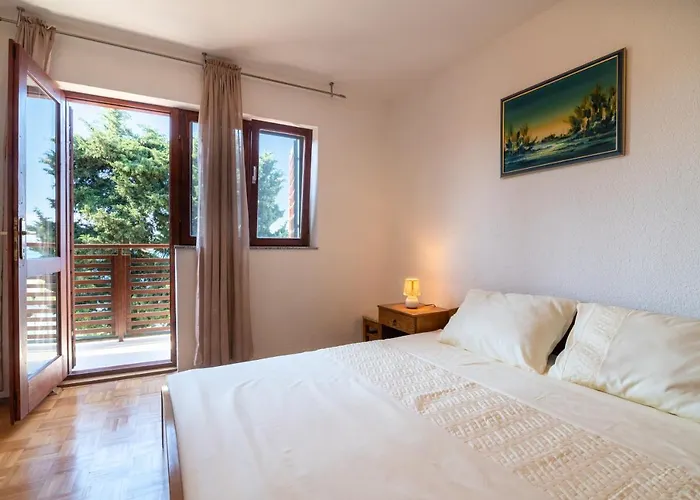 Apartment By The Sea Preko, Ugljan - 20210 *